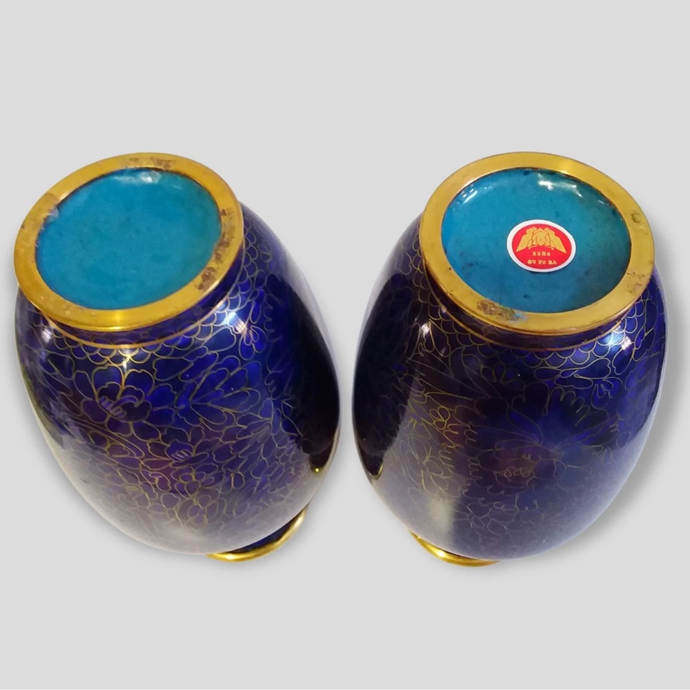 Vtg Asian cloisonné cobalt navy blue champleve enamel vases 10 1/4 in tall Pair - Picture 10 of 12